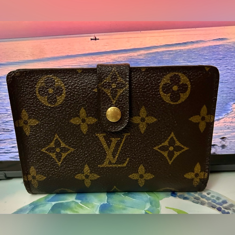 Louis Vuitton Kisslock Wallet